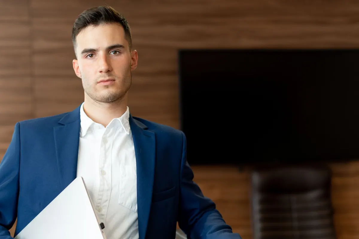 Men's Business Casual Dress Code: A Beginner's Guide to Smart Office Style