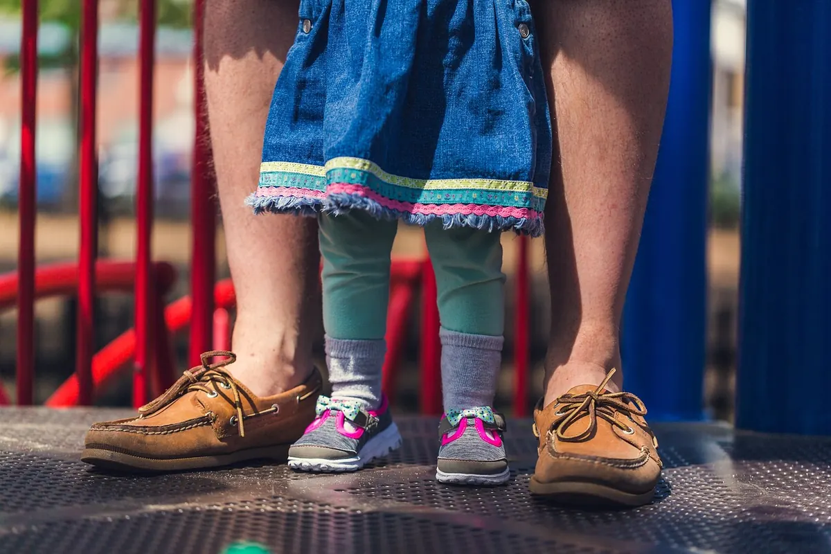 Sneakers vs. Loafers: Which Casual Shoe Is Right for Your Outfit?